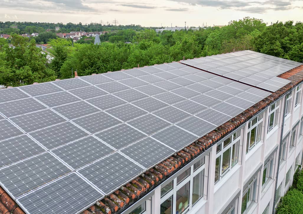 Umweltbewusst durch Solaranlage auf dem Dach.